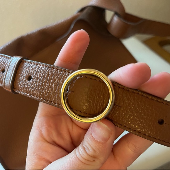 Cuyana Tan Crossbody Bag - Picture 6 of 16